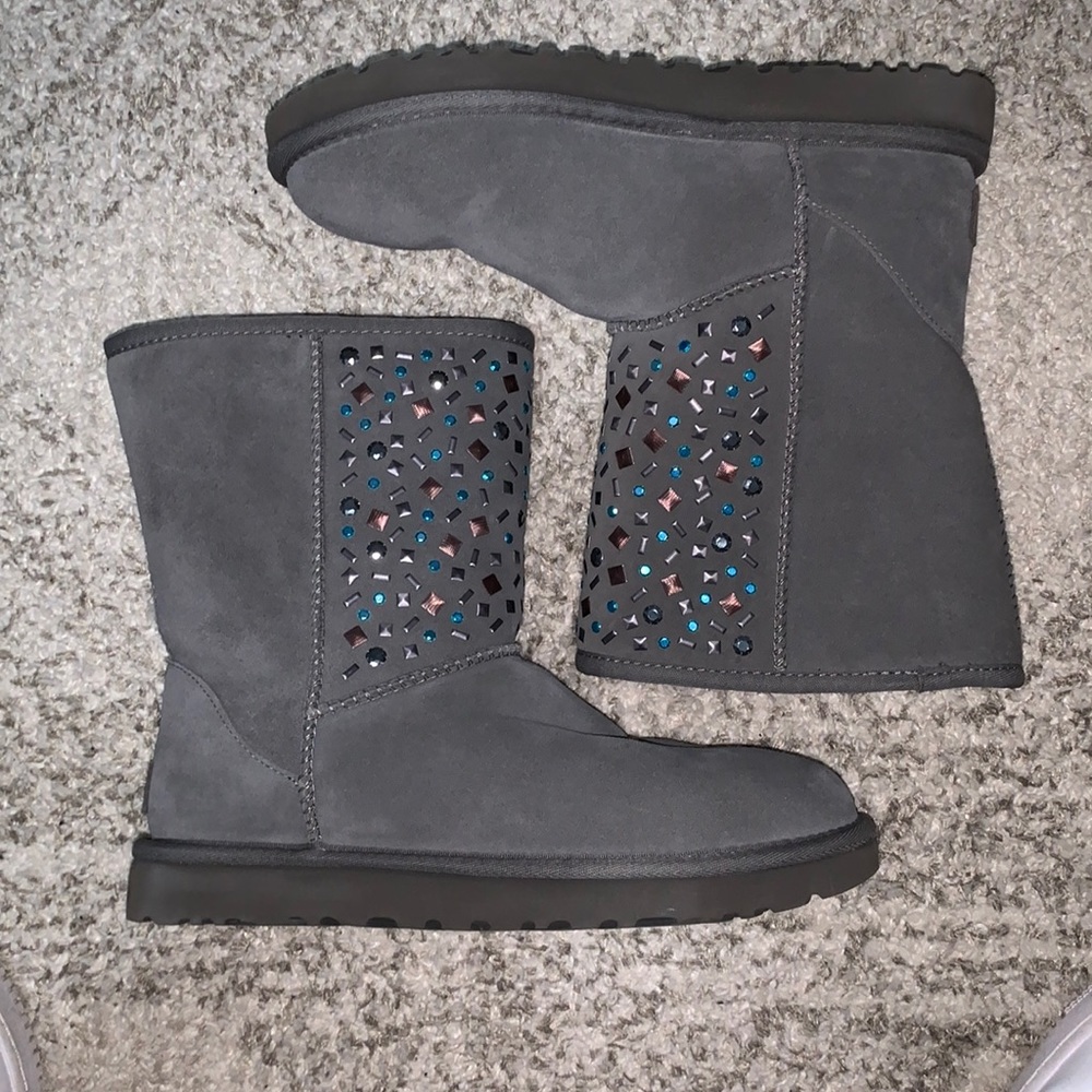 UGG’s size 8